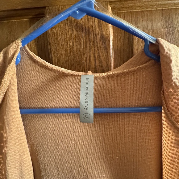 Honeyme Curvy- NWOT- Rose Gold Cardigan - Picture 3 of 4